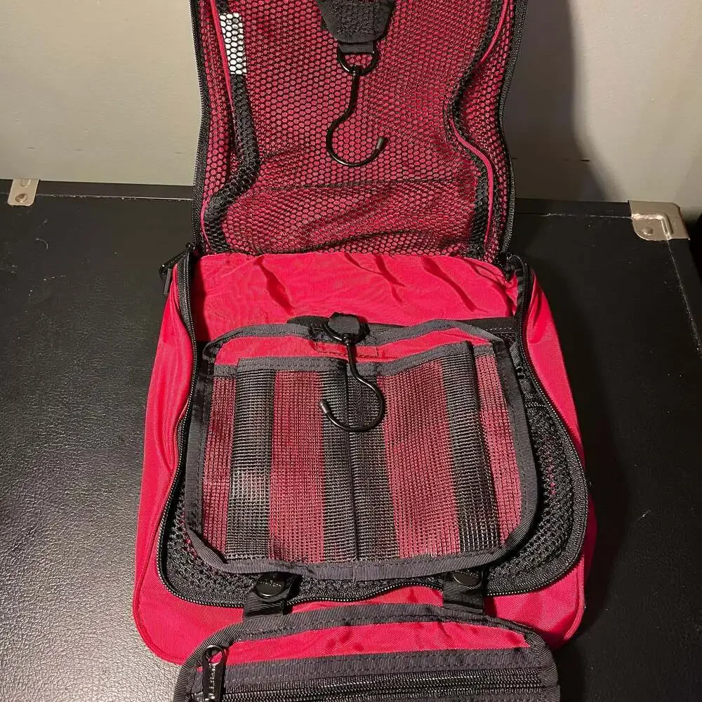 L.L.Bean Red Nylon Personal Hanging Travel Toiletry Organizer Bag